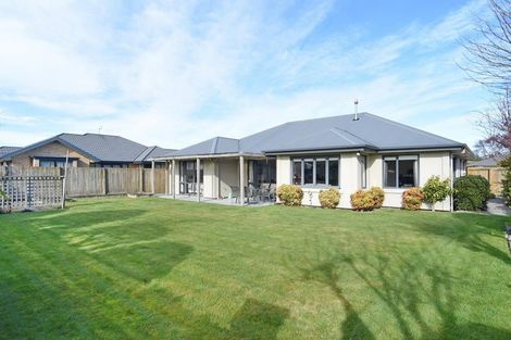 Photo of property in 8 Sheraton Place, Redwood, Christchurch, 8051