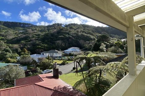Photo of property in 37 Olivia Crescent, Tawa, Wellington, 5028