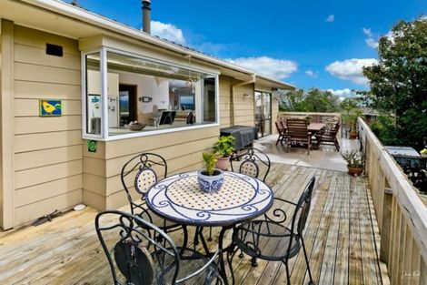Photo of property in 33 Longreach Drive, Sunnyvale, Auckland, 0612
