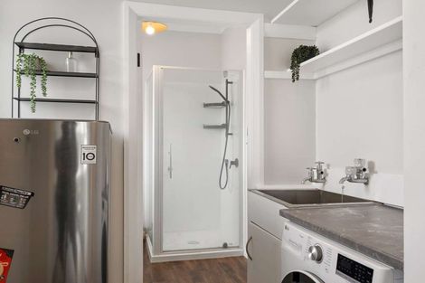 Photo of property in 64 Great North Road, Saint Johns Hill, Whanganui, 4500