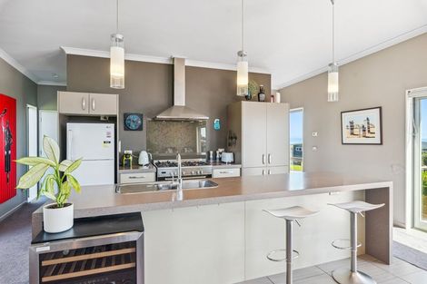 Photo of property in 6 Ocean Vista Lane, Paraparaumu, 5032