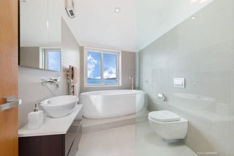 Photo of property in 21 Bendigo Grove, Newlands, Wellington, 6037