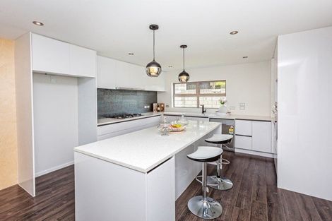 Photo of property in 1/175 Onewa Road, Birkenhead, Auckland, 0626