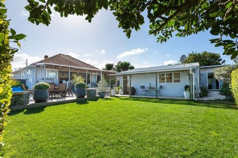 Photo of property in 4 Benghazi Road, Panmure, Auckland, 1072