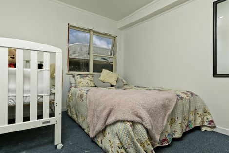 Photo of property in 11 Preston Avenue, Henderson, Auckland, 0610