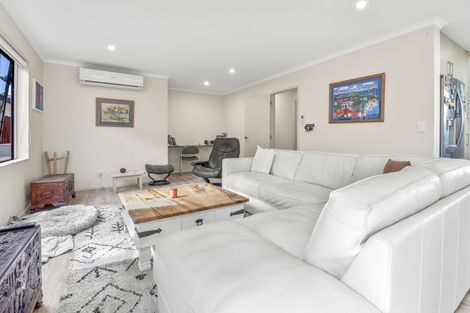 Photo of property in 21 Maylee Crescent, Gulf Harbour, Whangaparaoa, 0930