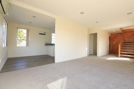 Photo of property in 8 Lisa Rise, Half Moon Bay, Auckland, 2012