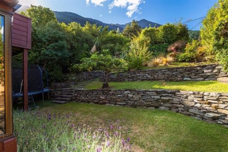 Photo of property in 36 Arawata Terrace, Sunshine Bay, Queenstown, 9300