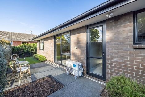 Photo of property in 2/137 Maidstone Road, Ilam, Christchurch, 8041