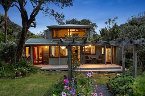 Photo of property in 66 Karekare Road, Karekare, Auckland, 0772