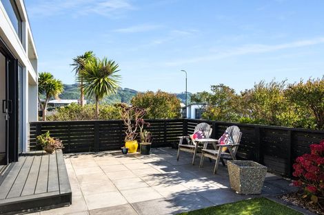 Photo of property in 3 Grace Cove, Aotea, Porirua, 5024