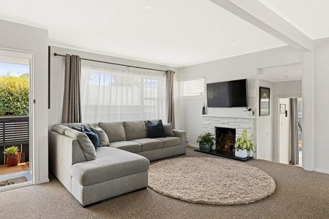 Photo of property in 27 Roby Street, Te Atatu Peninsula, Auckland, 0610