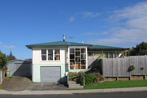 Photo of property in 62 Christmas Road, Manurewa, Auckland, 2102