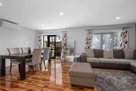 Photo of property in 1/23 Fields Parade, Oteha, Auckland, 0632