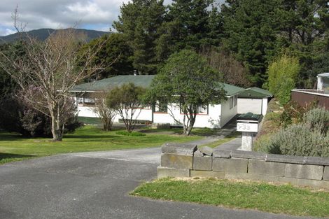 Photo of property in 33 Stanley Street, Wainuiomata, Lower Hutt, 5014