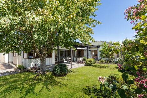 Photo of property in 3 Kopanga Road, Havelock North, 4130