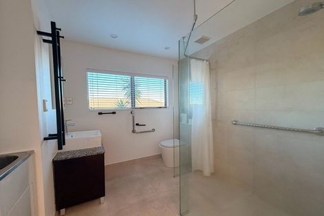Photo of property in 28 Ballymore Drive, Pinehill, Auckland, 0632