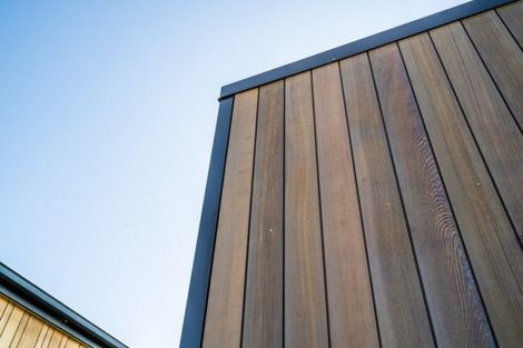 Photo of property in 17 Mount Creighton Crescent, Wanaka, 9305