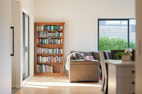Photo of property in 21 Ferndale Drive, Waikanae, 5036