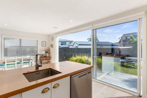 Photo of property in 135 Mayfair Avenue, Whangamata, 3620
