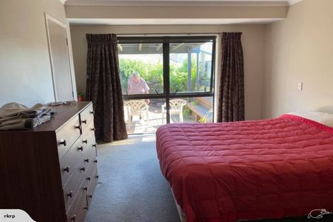 Photo of property in Caversham Park, 2/34 Caversham Road, Westmere, Whanganui, 4501