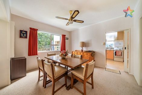 Photo of property in 32 Waitohu Road, York Bay, Lower Hutt, 5013