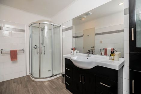 Photo of property in 41 Viewmont Drive, Harbour View, Lower Hutt, 5010