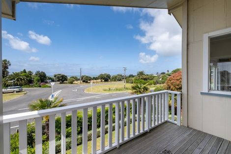 Photo of property in 298 Clifton Road, Te Awanga, 4102