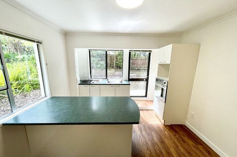 Photo of property in 2/56 Knightsbridge Drive, Forrest Hill, Auckland, 0620