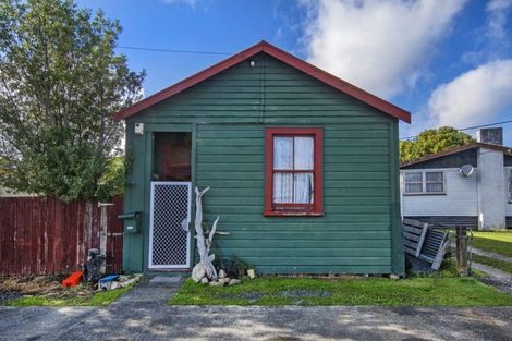 Photo of property in 21 George Street, Hikurangi, 0114