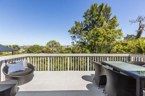 Photo of property in 2/43 Rawene Road, Birkenhead, Auckland, 0626