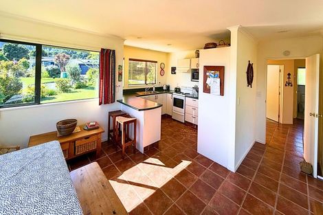 Photo of property in 28 Nyhane Drive, Ligar Bay, Takaka, 7183