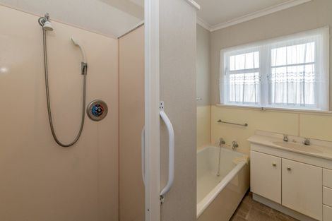 Photo of property in 9 Bowen Street, Levin, 5510