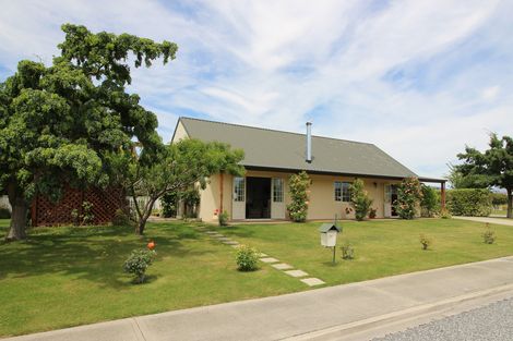 Photo of property in 2 Fir Close, Alexandra, 9320