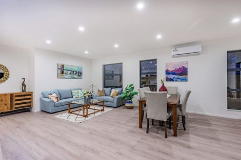 Photo of property in 20 Konoba Avenue, Kumeu, 0810