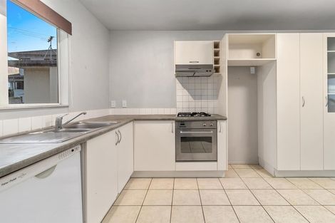 Photo of property in 8/11 Spencer Road, Oteha, Auckland, 0632