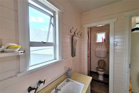 Photo of property in 138 Tasman Street, Opunake, 4616