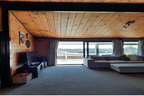 Photo of property in 98 Conclusion Street, Ascot Park, Porirua, 5024