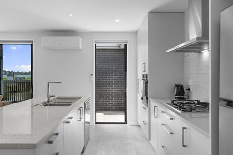 Photo of property in 42 Hinaki Street, Poike, Tauranga, 3112