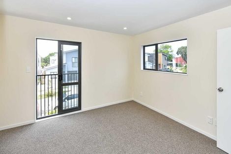 Photo of property in 10 Tapuwae Way, Mangere Bridge, Auckland, 2022
