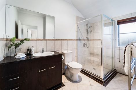 Photo of property in 8 Stratford Avenue, Milford, Auckland, 0620