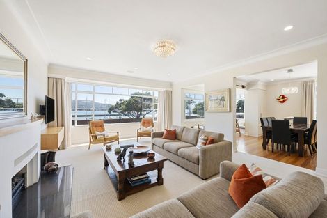 Photo of property in 90 Oriental Parade, Oriental Bay, Wellington, 6011