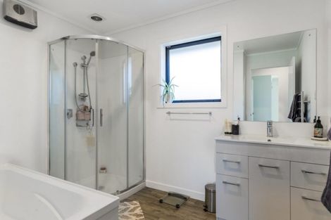 Photo of property in 96 Risinghurst Terrace, Lower Shotover, Queenstown, 9304