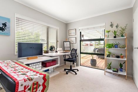 Photo of property in 27 Stace Hopper Drive, One Tree Point, 0118