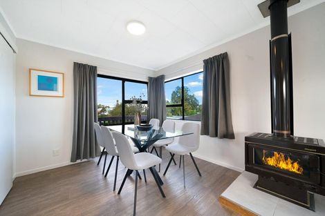 Photo of property in 2/12 Grimshaw Place, Henderson, Auckland, 0612