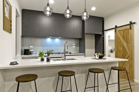 Photo of property in 6 Barrique Road, Kumeu, 0810