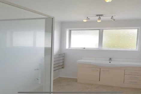 Photo of property in 1/51 Shanaway Rise, Hillcrest, Auckland, 0627