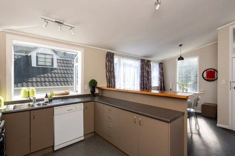 Photo of property in 296 Karori Road, Karori, Wellington, 6012