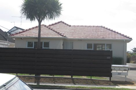 Photo of property in 1/137 Shakespeare Road, Milford, Auckland, 0620