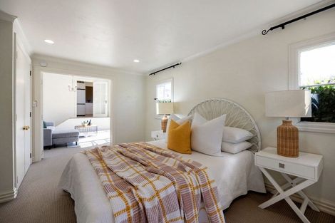 Photo of property in 110 Victoria Street, Cambridge, 3434